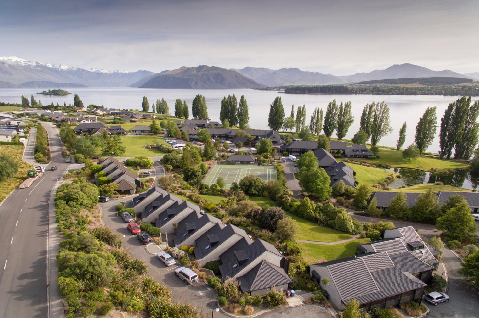 Edgewater Hotel Wanaka Exterior foto